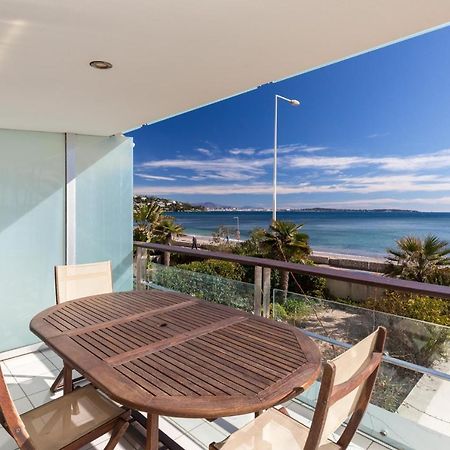 Bright Two Bedroomed Apartment On The Beach In Cannes With Huge Terrace With Fabulous Sea Views - 2001 Ngoại thất bức ảnh