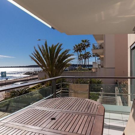 Bright Two Bedroomed Apartment On The Beach In Cannes With Huge Terrace With Fabulous Sea Views - 2001 Ngoại thất bức ảnh